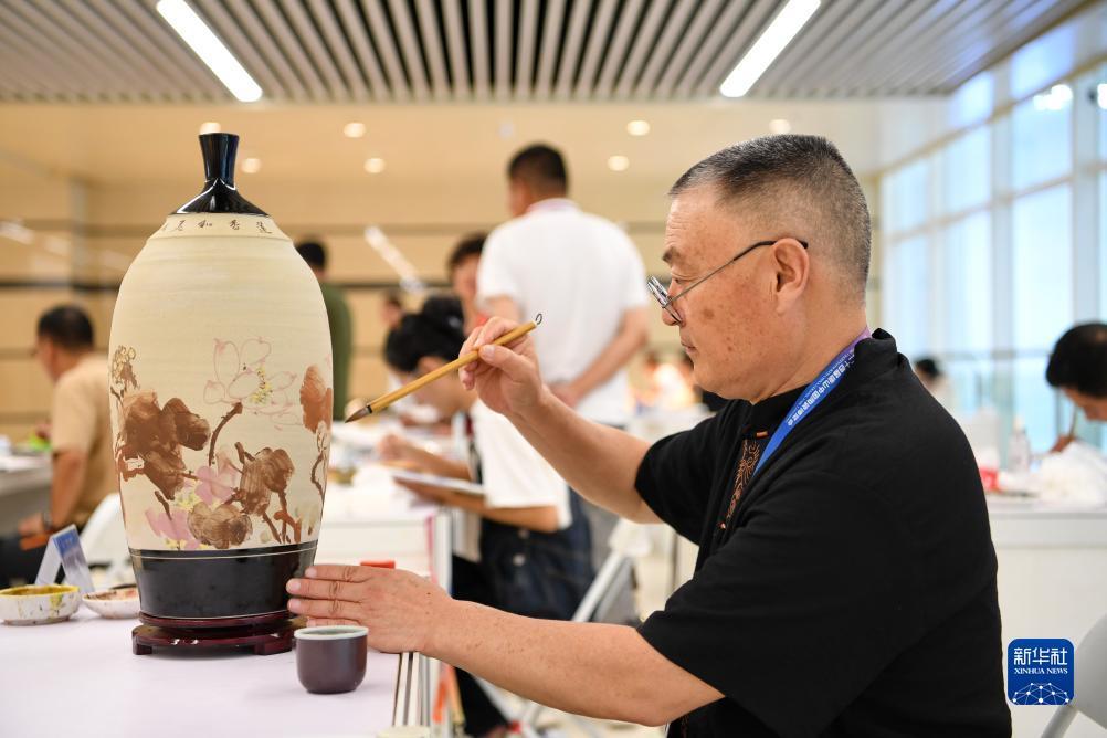 大红鹰官方网址多少?